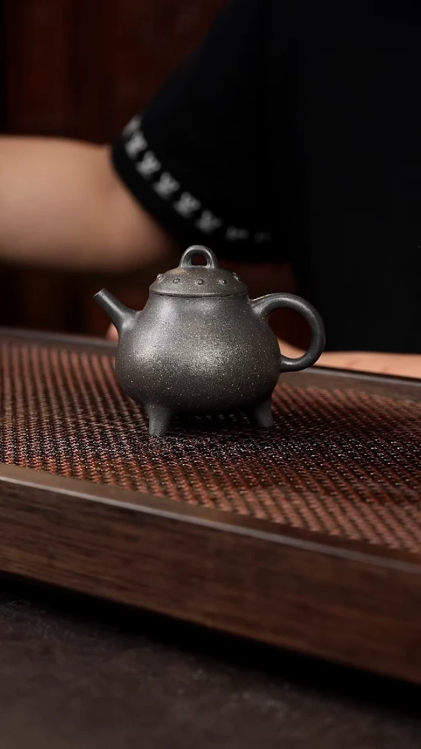 茶壶紫砂岩中泥三足鼎