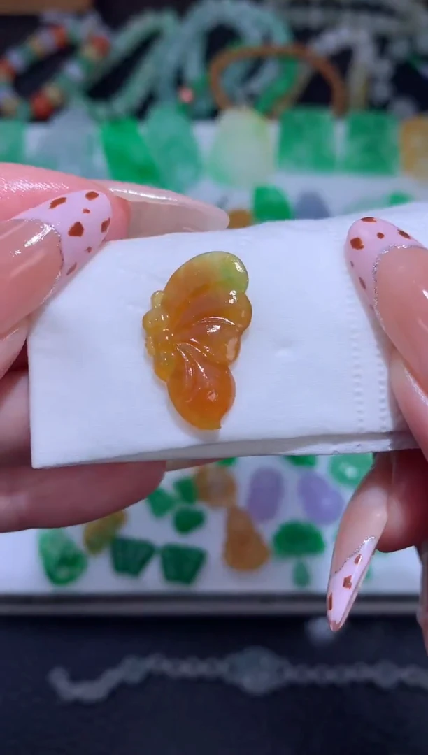 未镶嵌定制翡翠蝴蝶