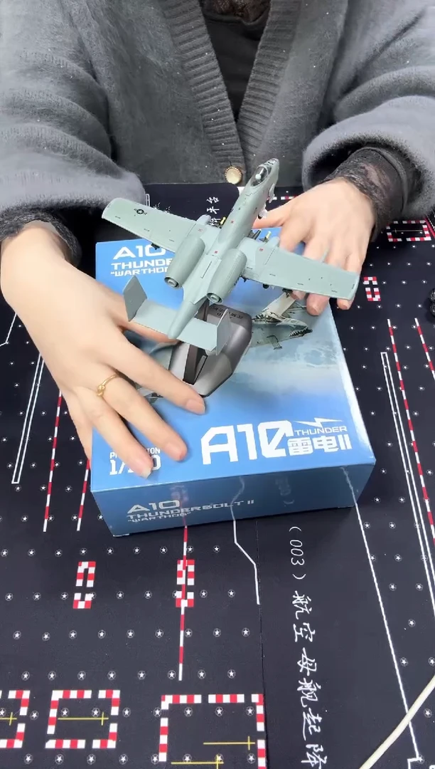 1/100合金飞机模型A10