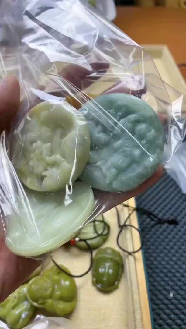 【闪购商品】蛇纹石玉其它未镶嵌多样性发货一个