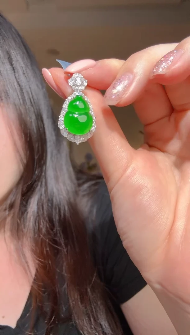 翡翠未镶嵌吊坠(不含链)葫芦