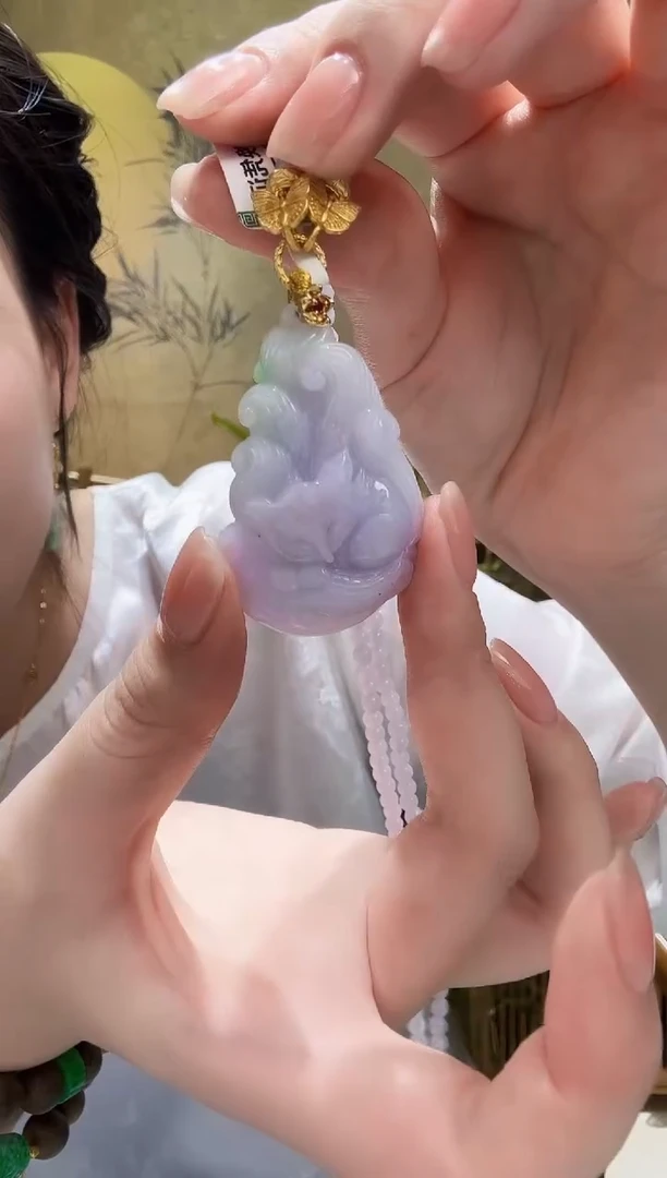 颈饰未镶嵌翡翠吊坠