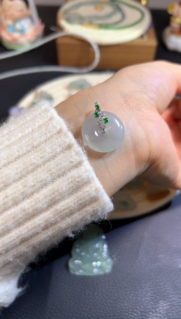 【闪购商品】翡翠颈饰18K金镶嵌翡翠源头直播间