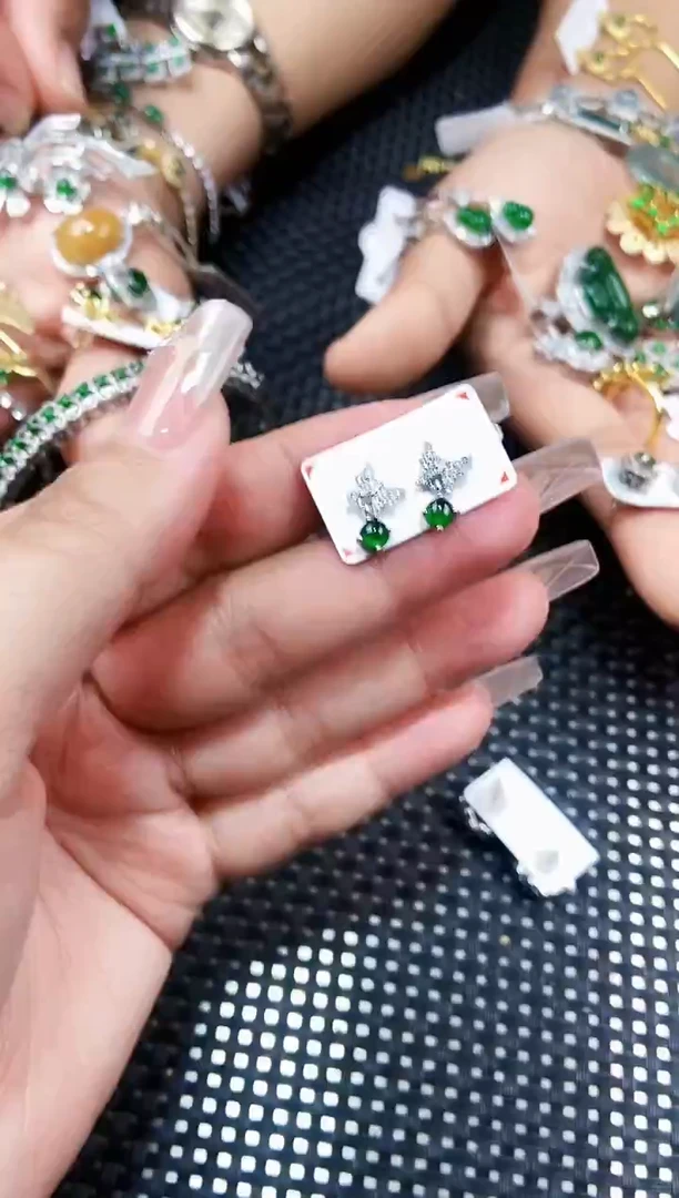 【闪购商品】翡翠耳饰未镶嵌111111111