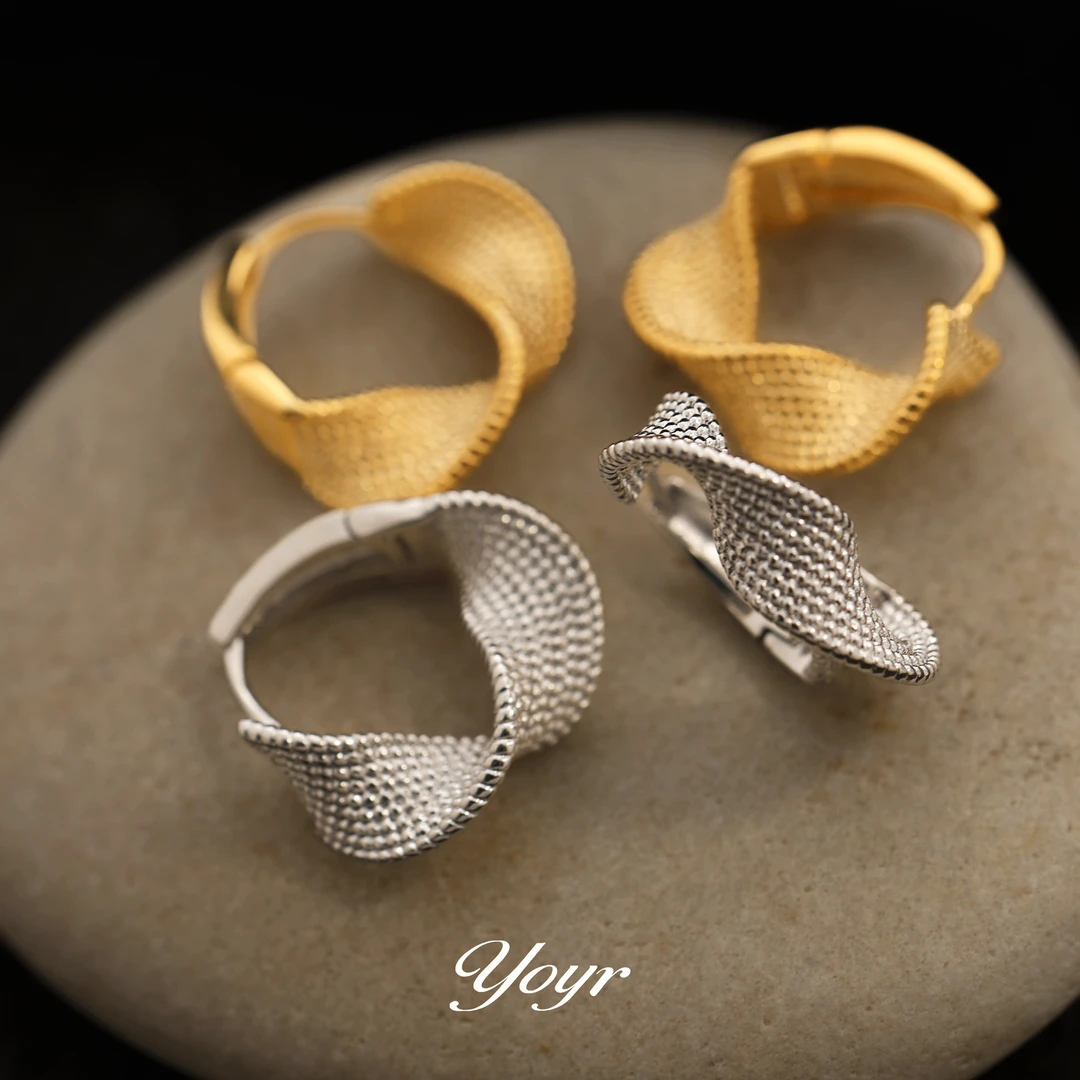 YOYR 黄铜耳饰 优雅波纹耳环法式复古静奢个性高品质百搭简约耳圈