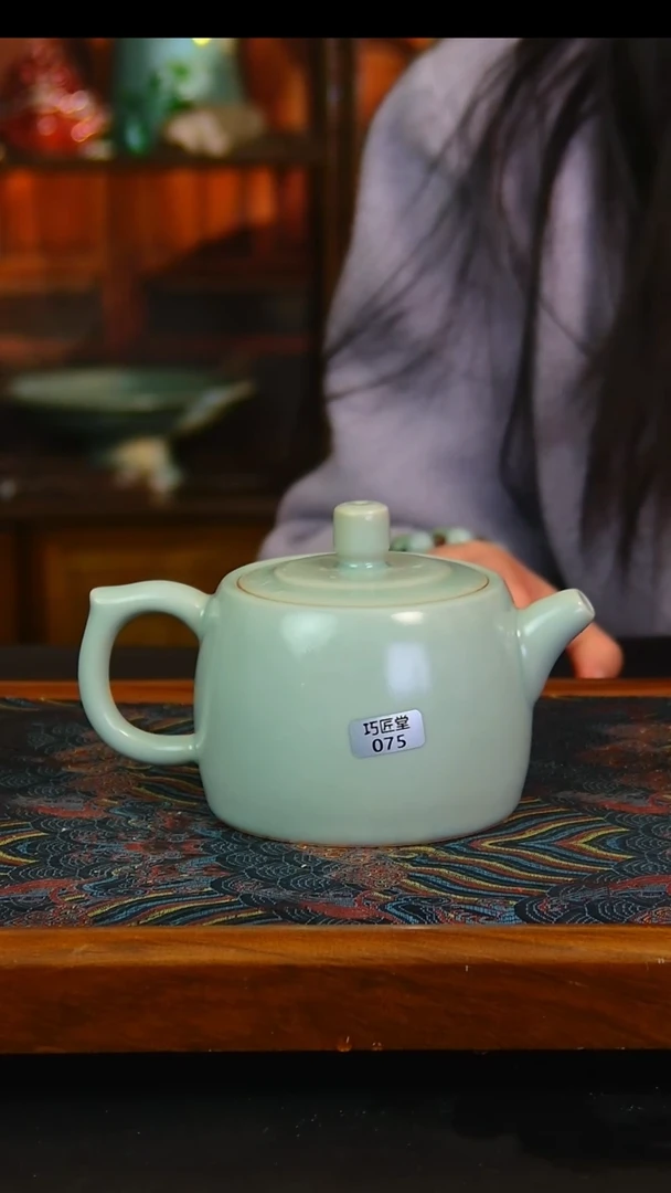 瓷片吴文杰手工井栏壶，微瑕，简装