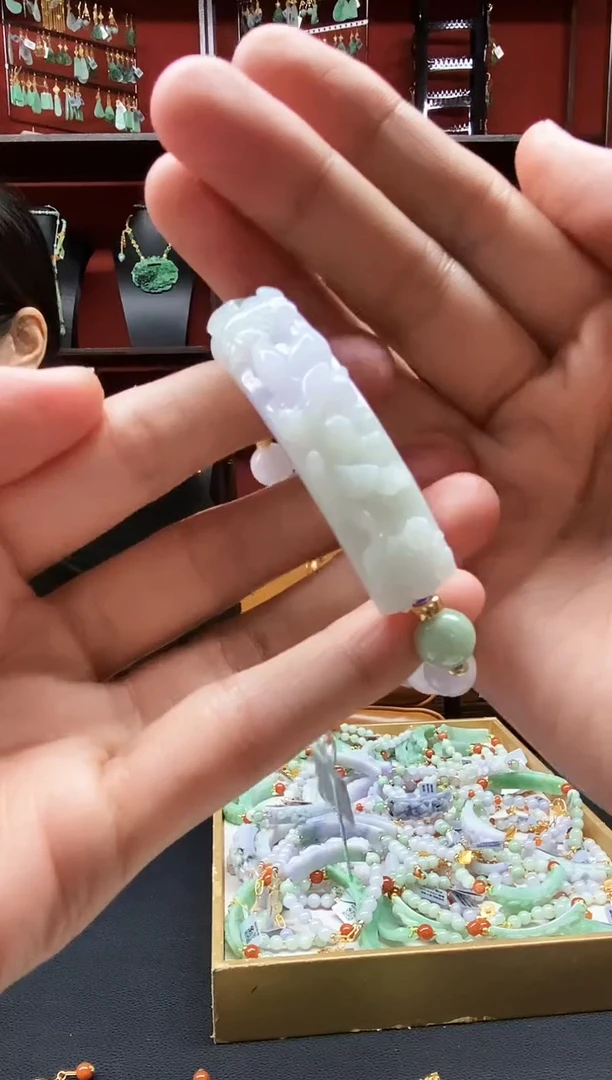 颈饰未镶嵌翡翠手牌