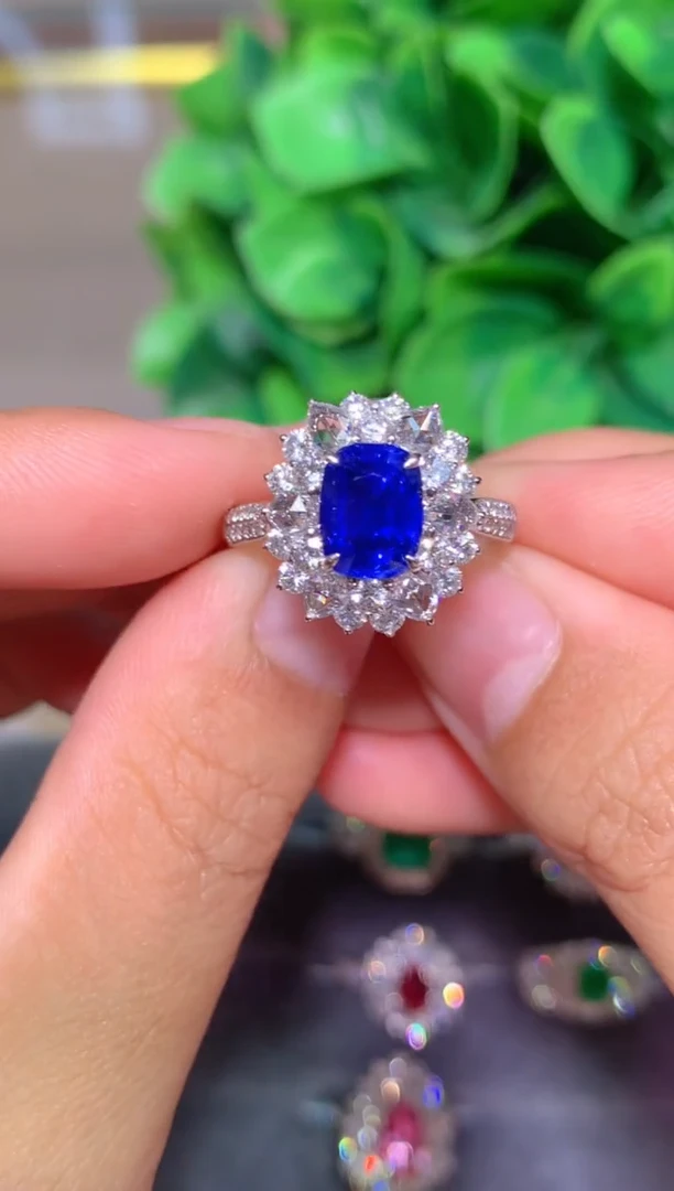 戒指蓝宝石18K金镶嵌2.13CT