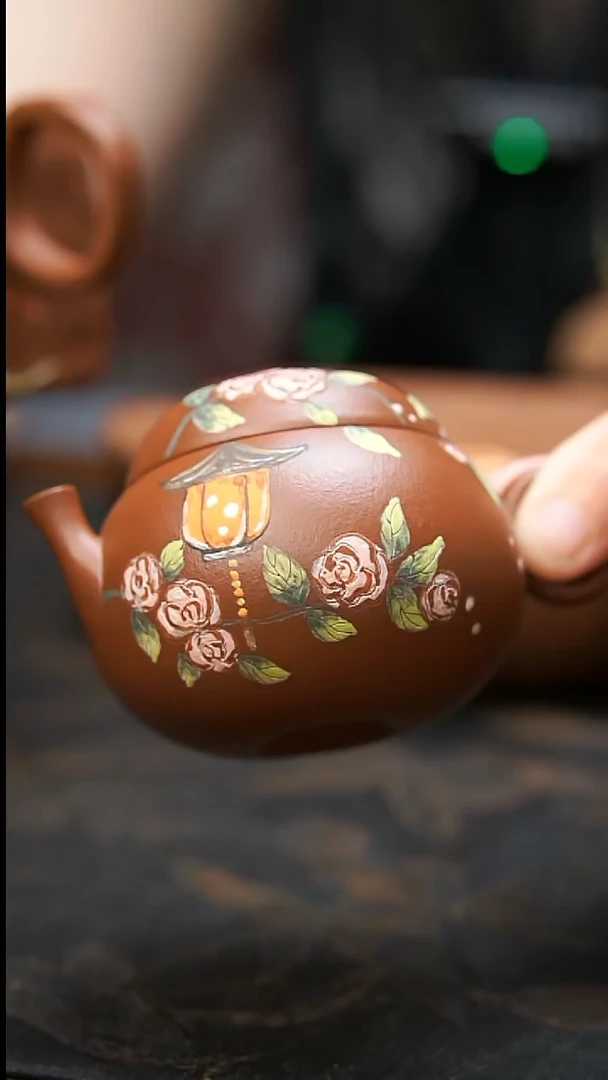 茶壶紫砂红皮龙灯笼花花壶90cc