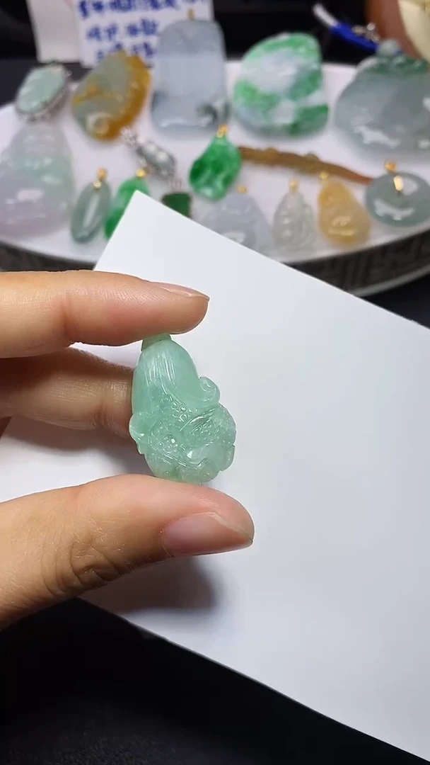 颈饰未镶嵌翡翠吊坠