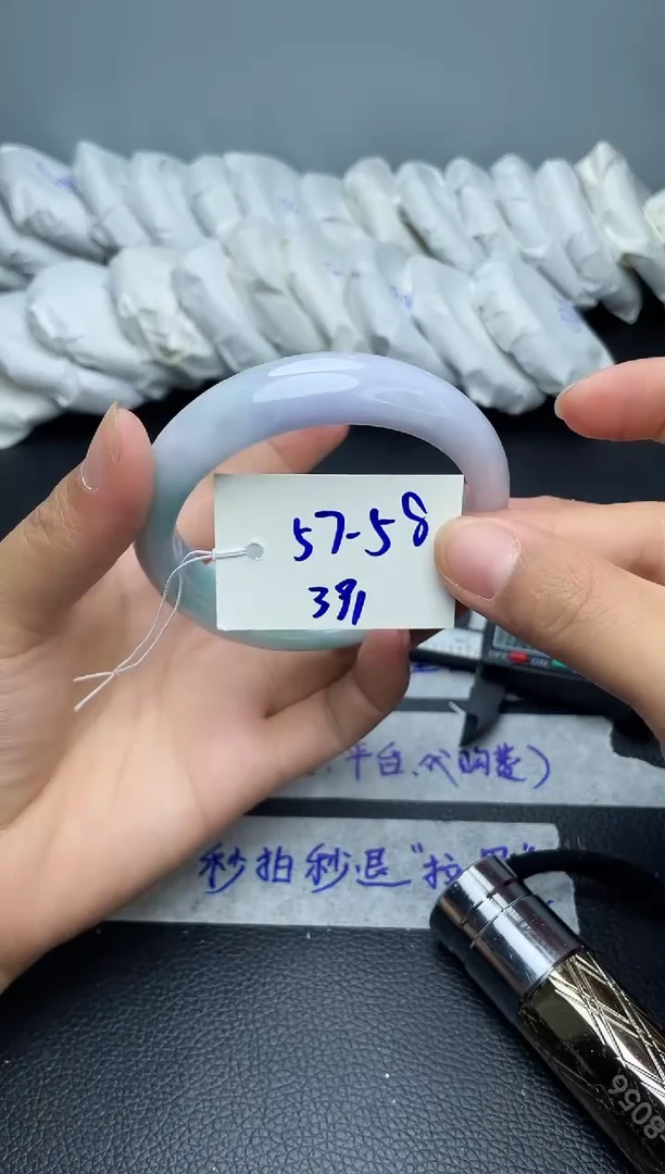 翡翠手镯未镶嵌391