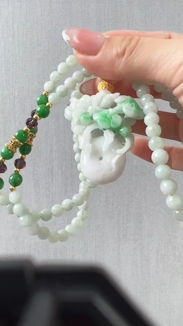 颈饰未镶嵌翡翠喜上眉梢