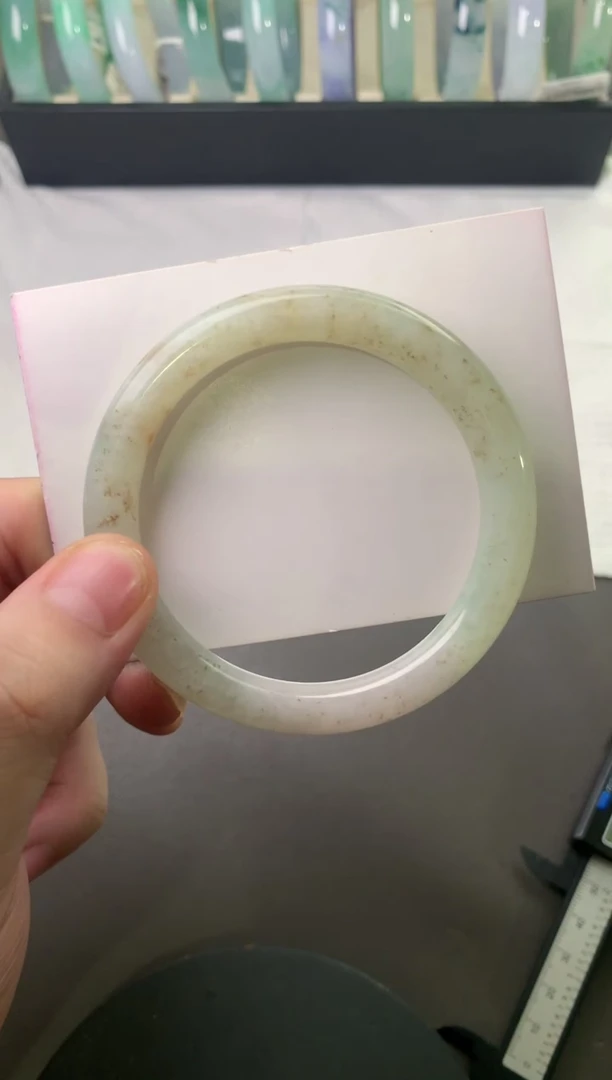 翡翠手镯（圆镯）未镶嵌57*9.0*9.0