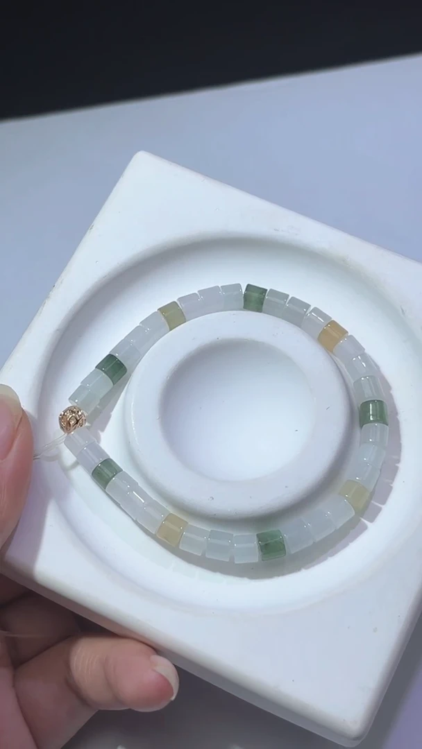 颈饰未镶嵌翡翠天然缅甸翡翠A货手串