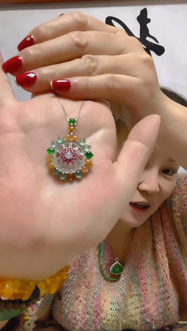 颈饰未镶嵌翡翠天然A货 假一罚四