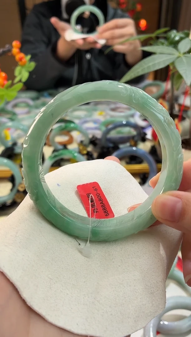 未镶嵌手镯翡翠苏*年34  翡翠手镯 61