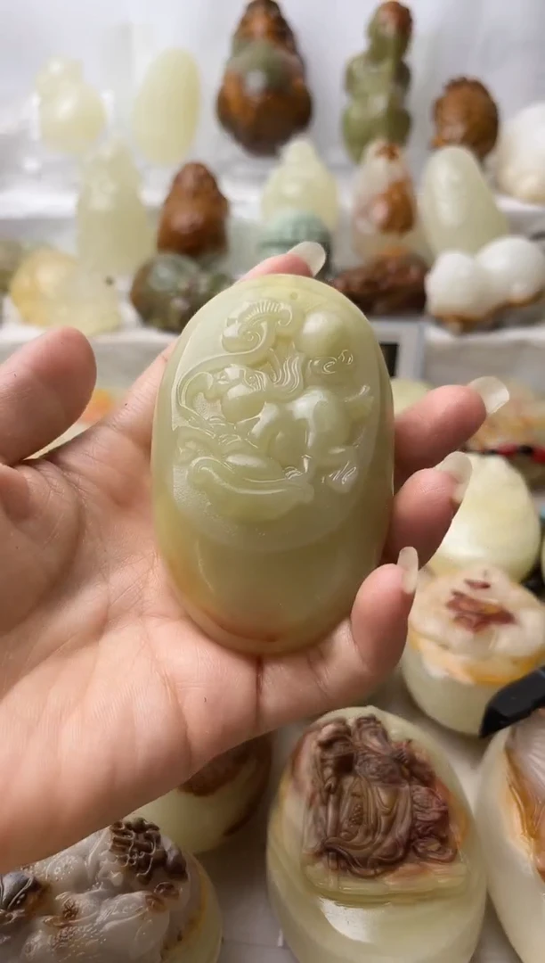 石材方解石手把摆件不退换兔