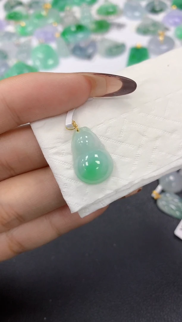 颈饰18K金镶嵌翡翠a货假一赔三支持复检百元上9元证书费自理