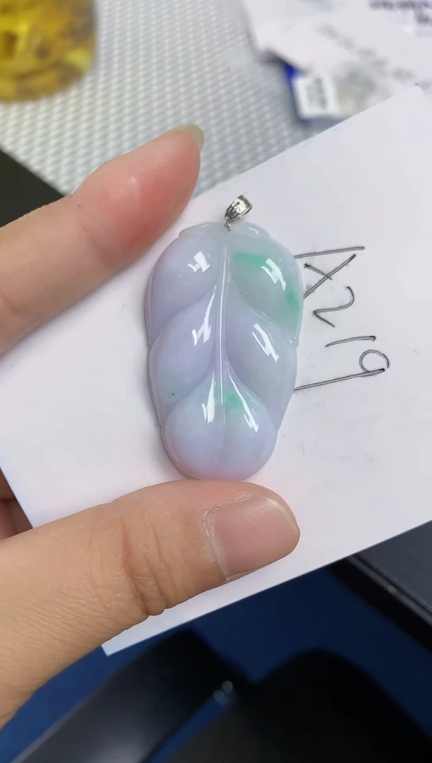 翡翠18K金镶嵌颈饰0000000000