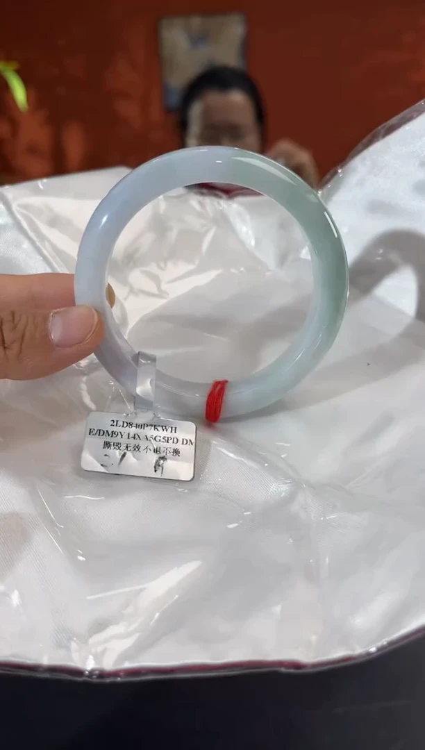 未镶嵌手镯翡翠7        圈口60