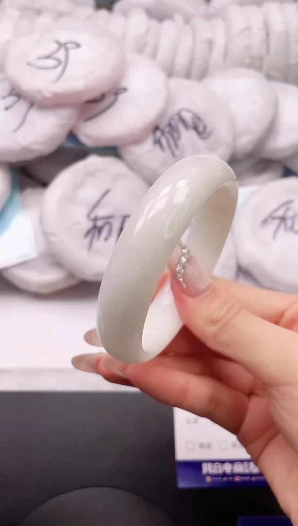 【闪购商品】和田玉手镯未镶嵌3K158-57