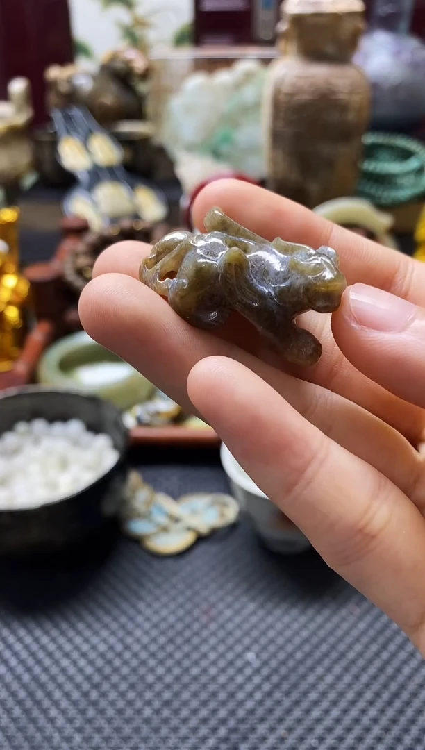 未镶嵌和田玉挂件貔貅