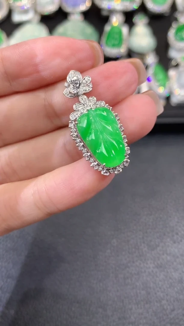 吊坠(不含链)18K金镶嵌翡翠D18