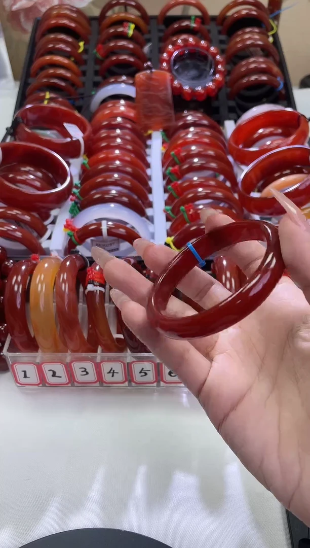 手镯玛瑙/玉髓未镶嵌57圈口*A103