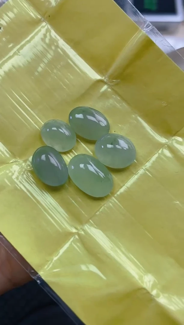 翡翠裸石天然翡翠蛋面13