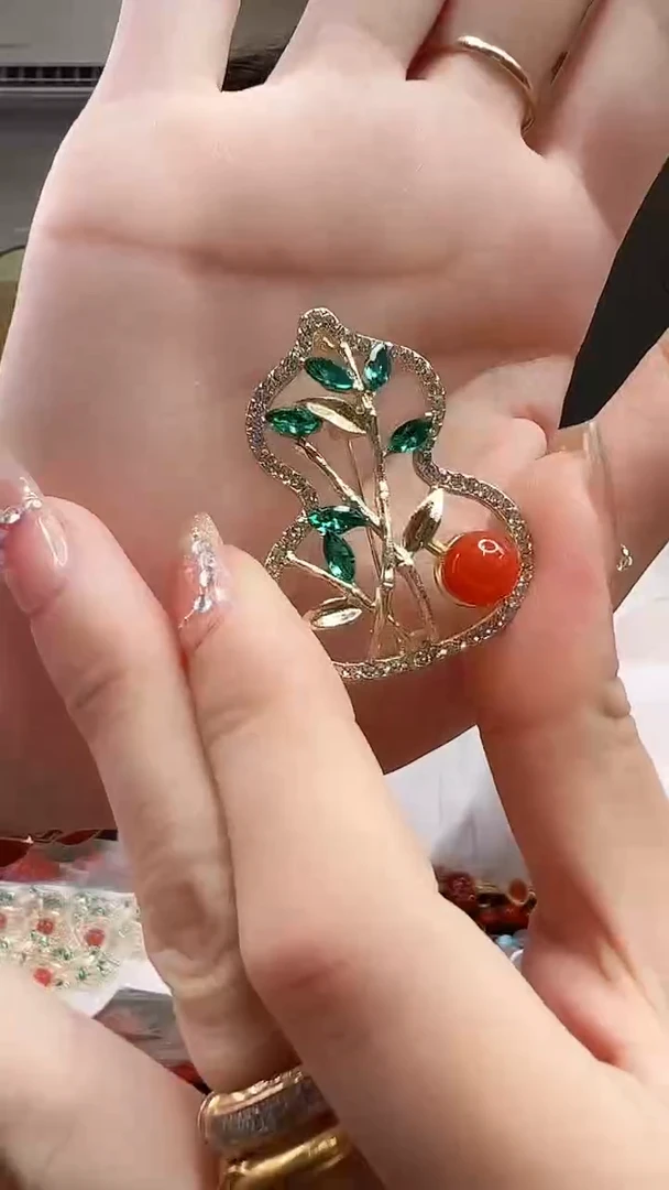 合金胸针南红玛瑙/葫芦款