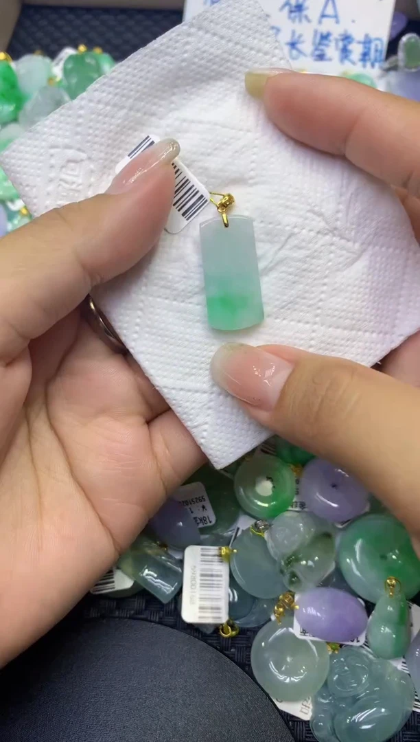 颈饰未镶嵌翡翠天然缅甸A货翡翠