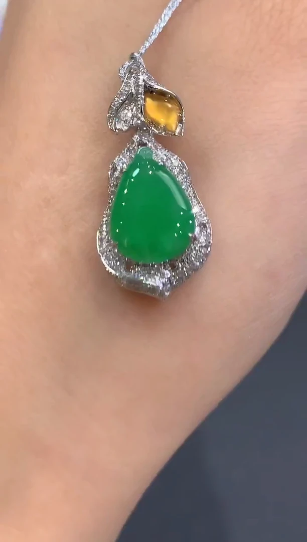 吊坠(不含链)18K金镶嵌翡翠a146