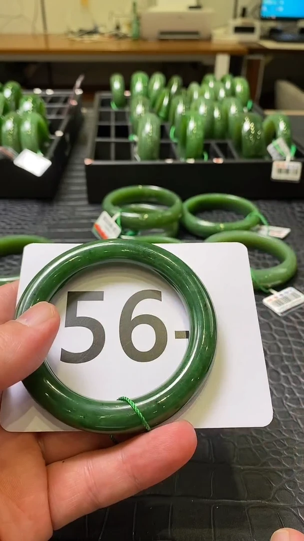 【闪购商品】和田玉碧玉手镯未镶嵌一个