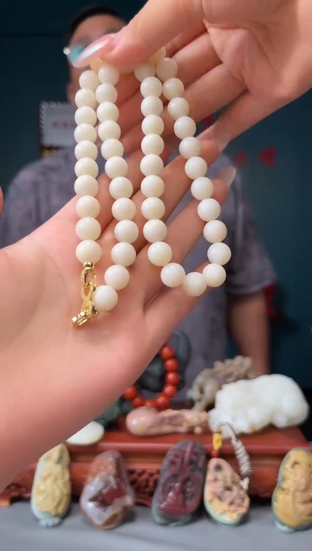 和田玉未镶嵌颈饰妈妈链