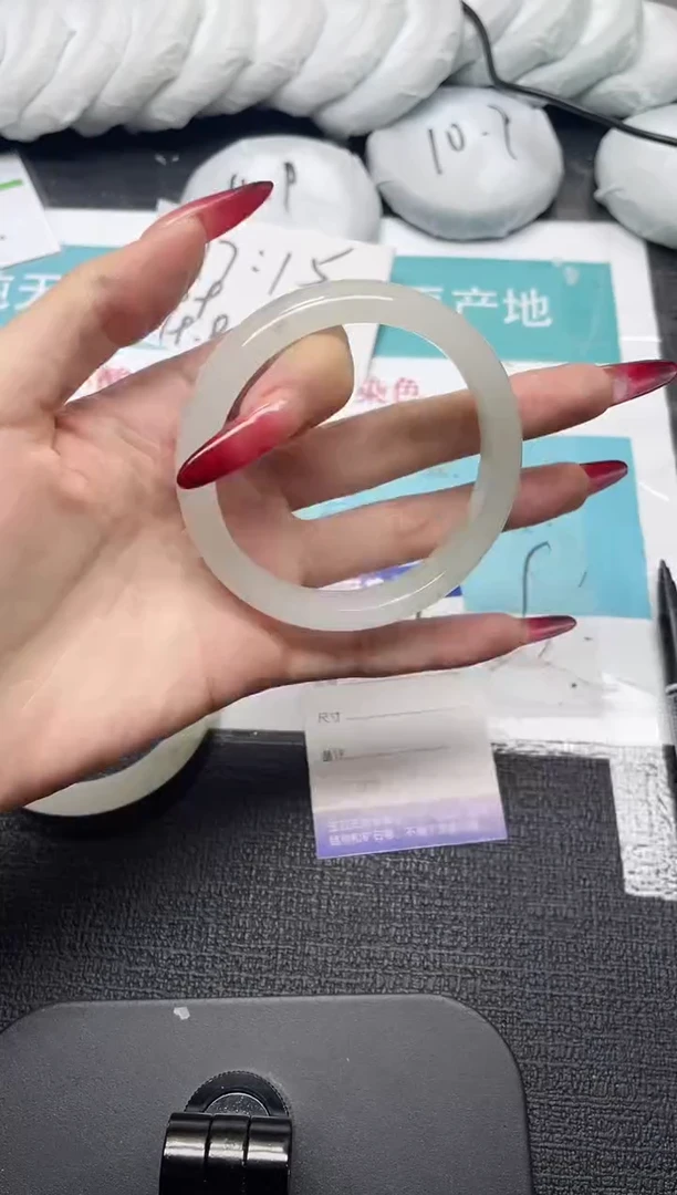 未镶嵌手镯石英质玉286-61