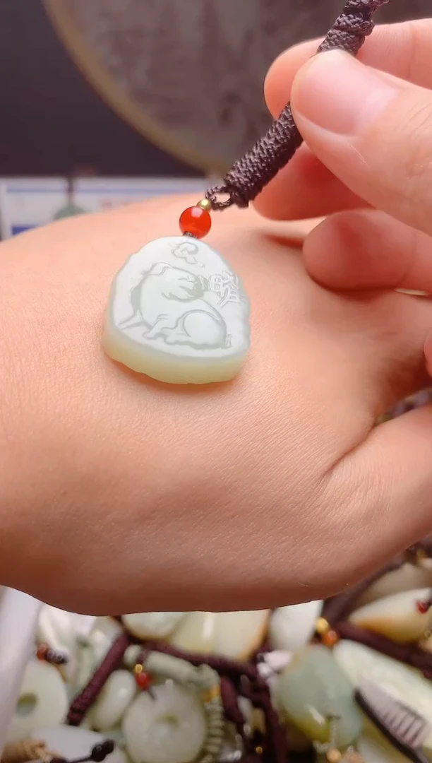 和田玉未镶嵌颈饰1