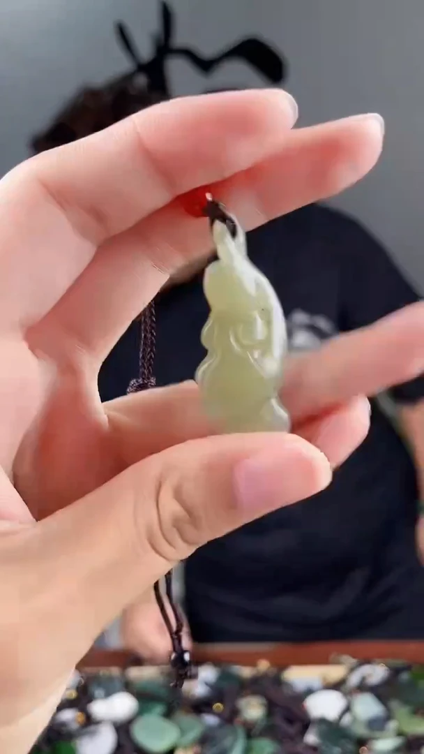 和田玉未镶嵌颈饰拍一发一，多样性发货