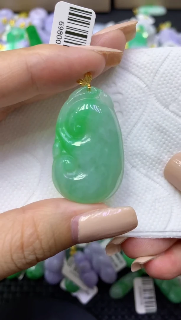 颈饰18K金镶嵌翡翠天然缅甸翡翠A货