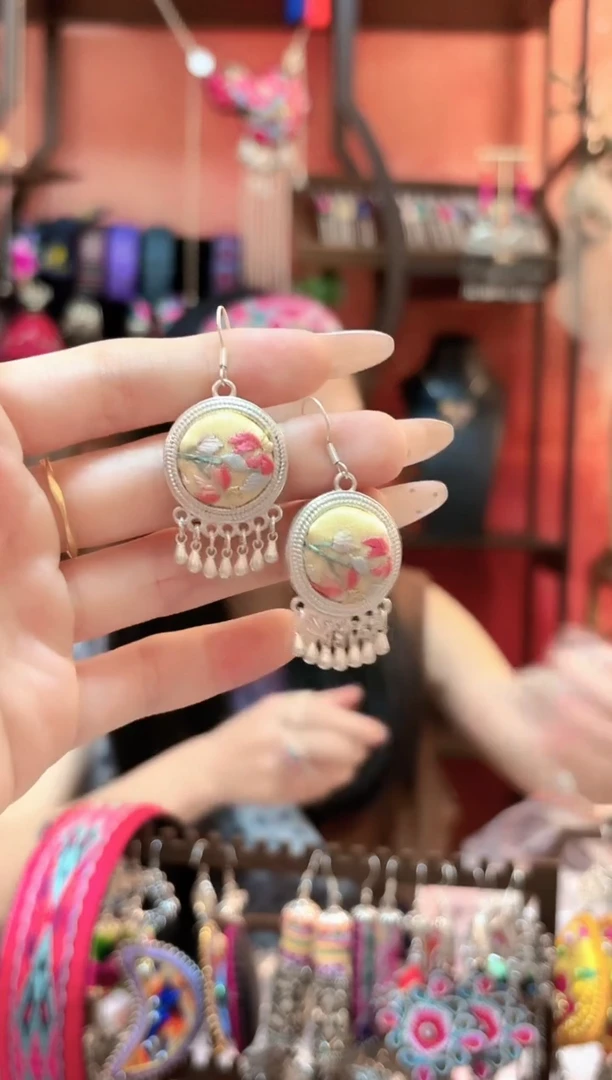 织绣云织谣民族风精美饰品229