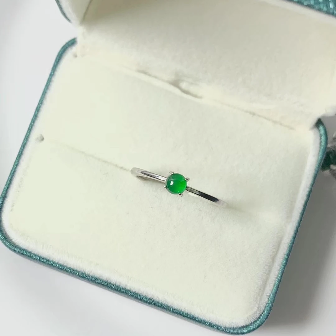 s925银镶天然A货翡翠经典四爪戒指