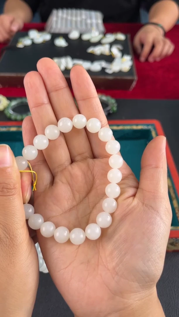颈饰未镶嵌和田玉手串