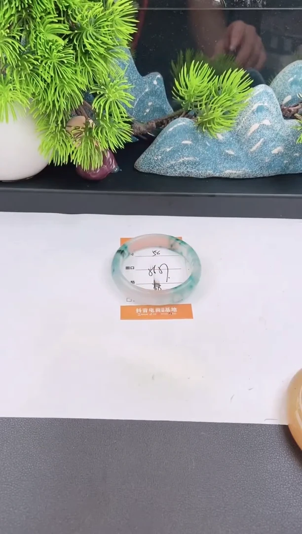 石英质玉手镯未镶嵌58