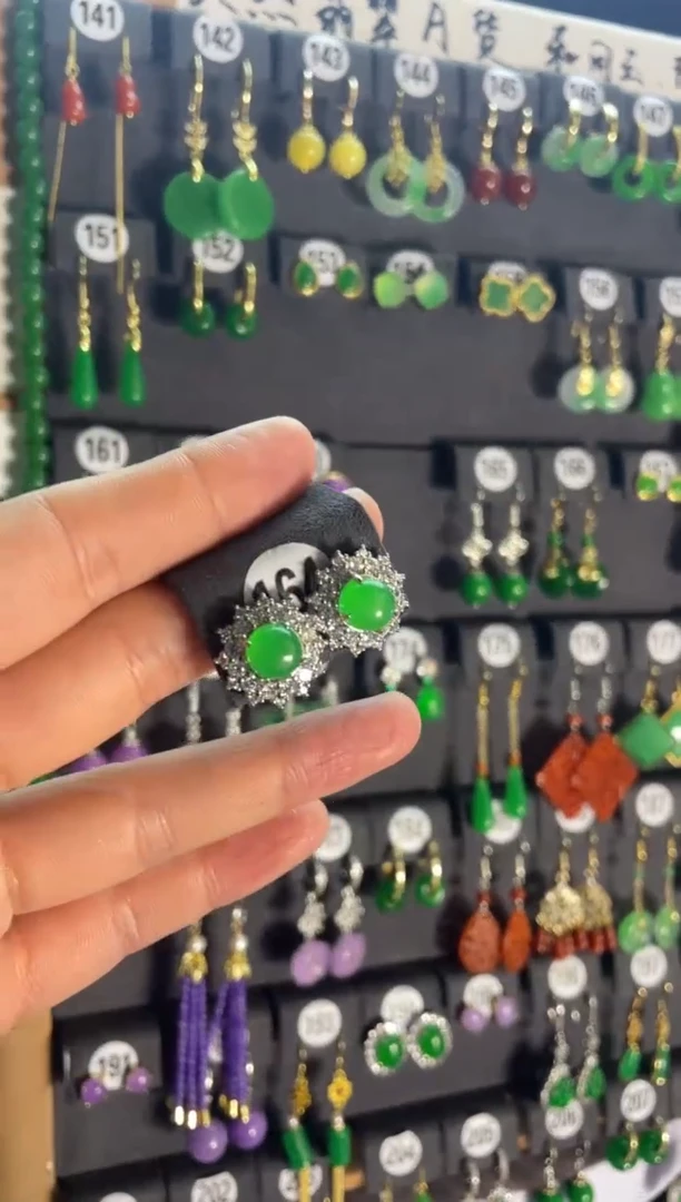 【闪购商品】翡翠耳饰银S925镶嵌164....