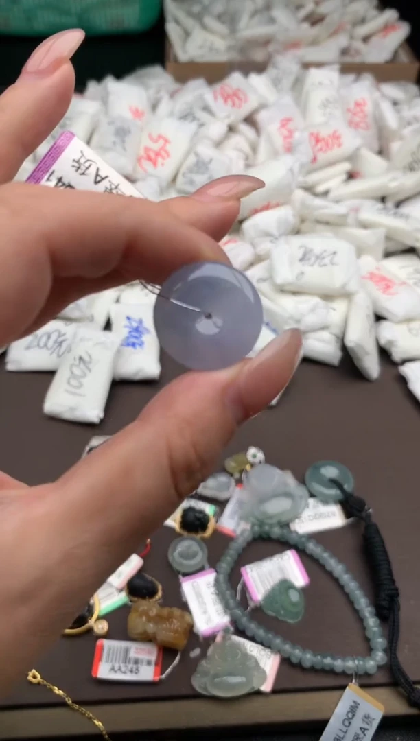 【闪购商品】翡翠挂件未镶嵌一