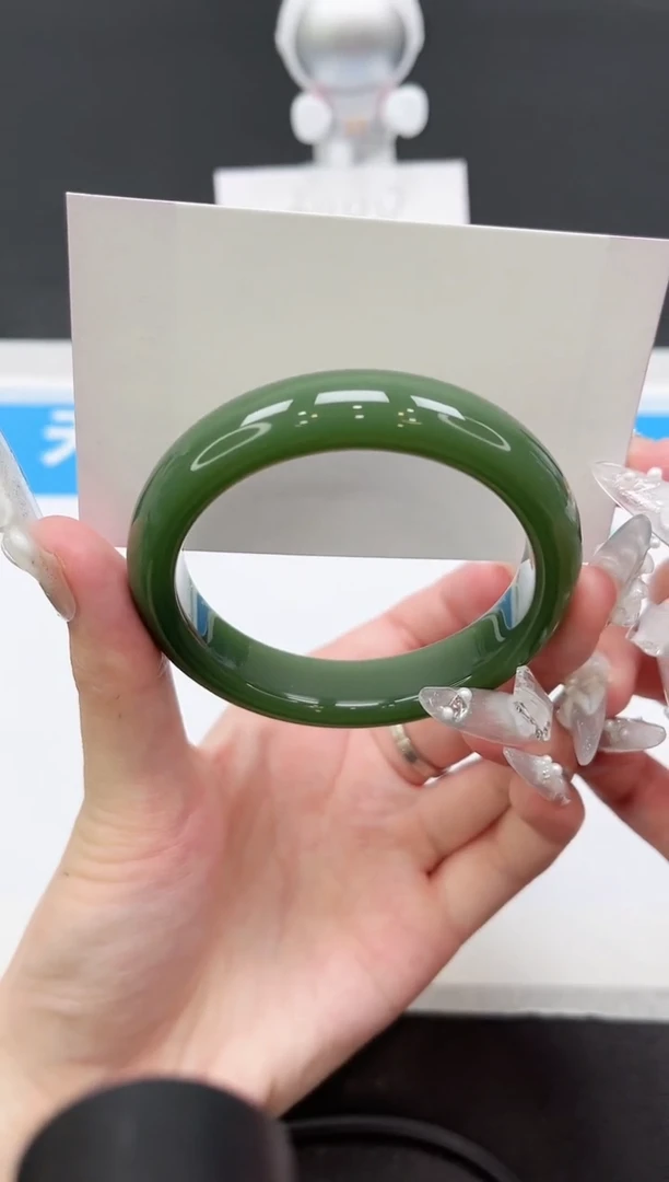 未镶嵌手镯石英质玉33-54.3