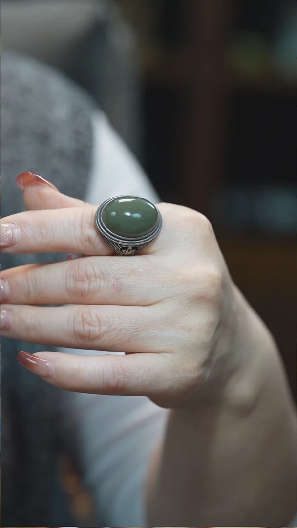 银S925镶嵌戒指和田玉椭圆