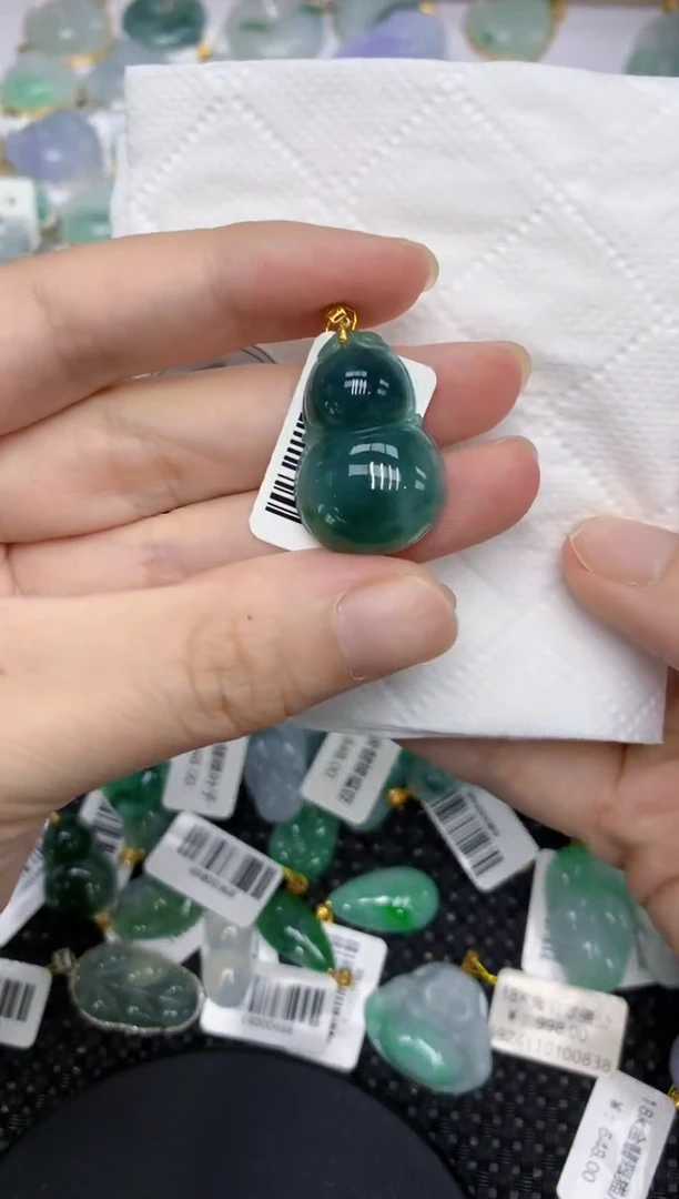 颈饰18K金镶嵌翡翠11111111111