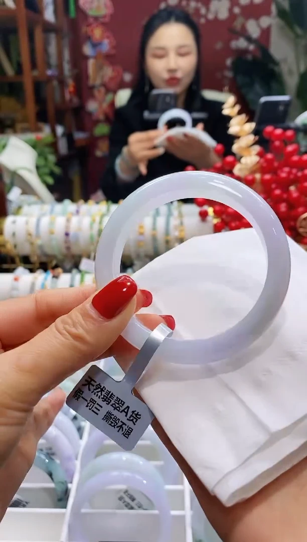 【闪购商品】翡翠手镯未镶嵌3春彩5758/12.6*8.5