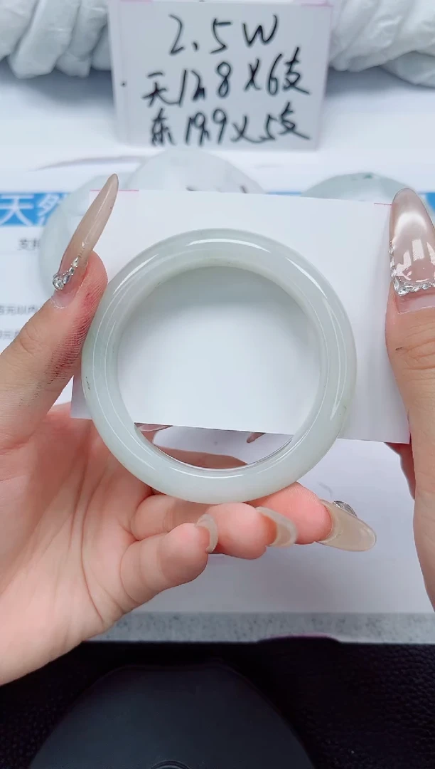 未镶嵌手镯石英质玉160-51/52