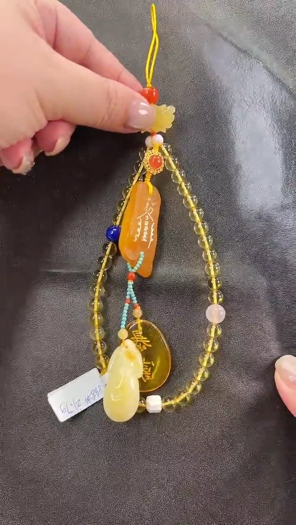 未镶嵌颈饰琥珀吊坠